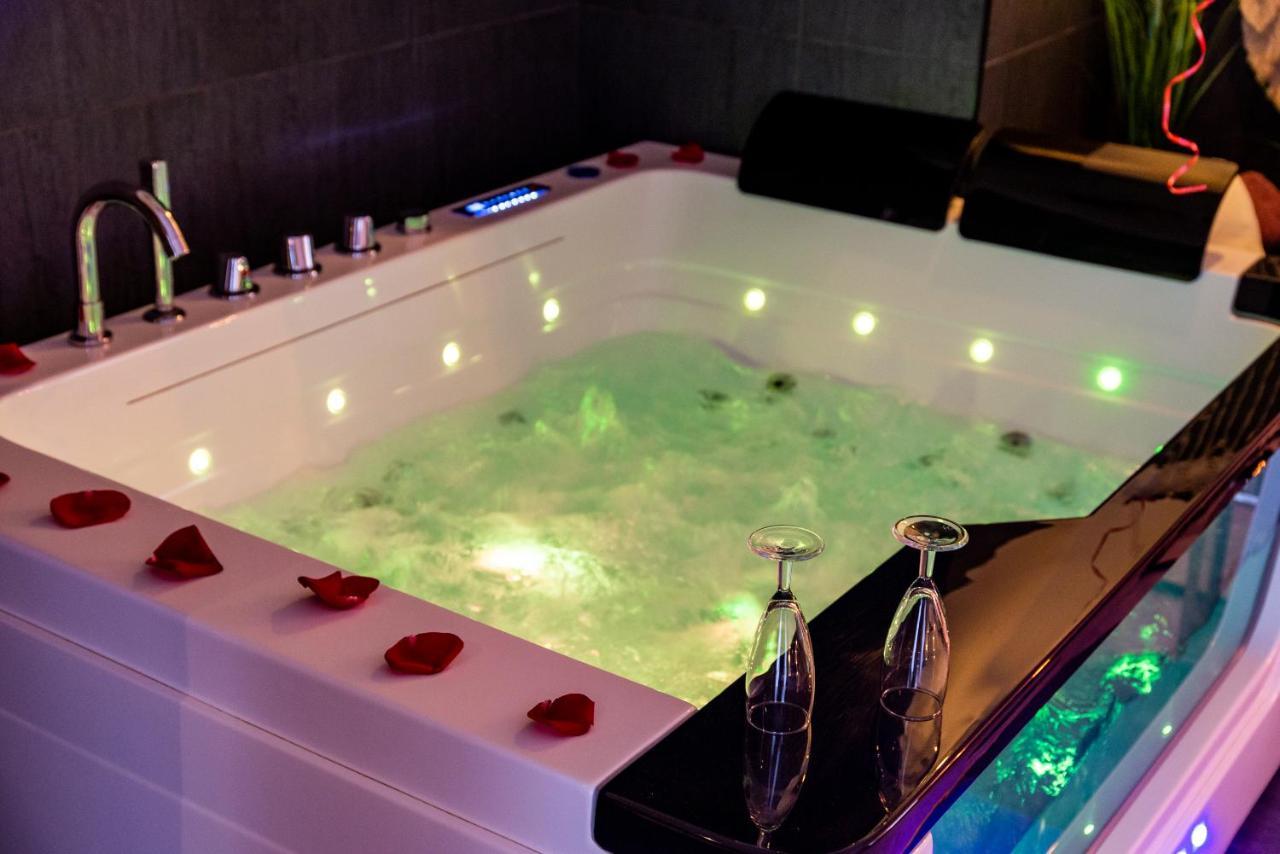 Suite And Spa 21 ديجون المظهر الخارجي الصورة